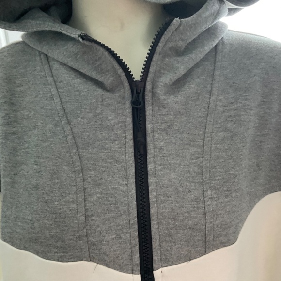 NWT athletic white jacket, large. - Picture 3 of 11